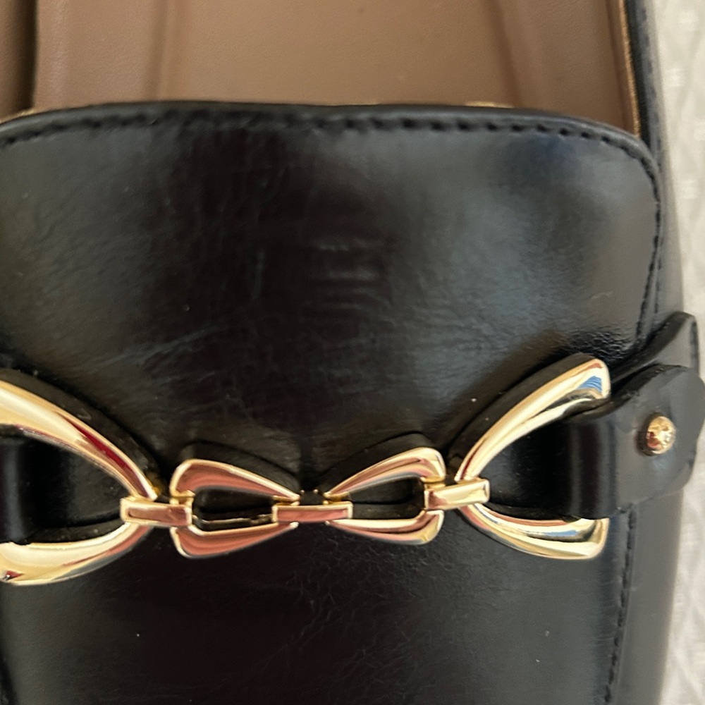 Naturalizer Black Loafers with Gold Chain Accent. Size 12W - Picture 6 of 7